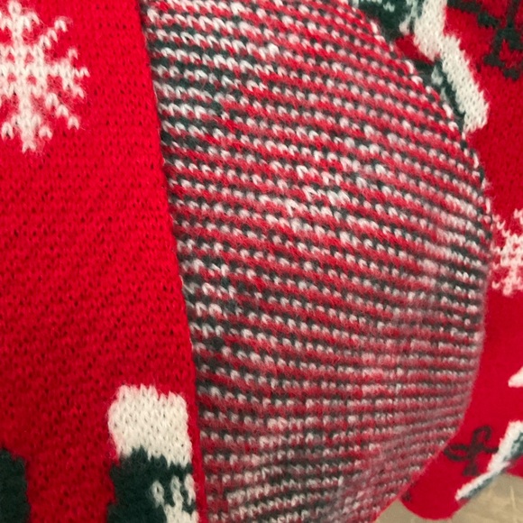Vintage Cozy Knit Christmas Scarf - Picture 4 of 4